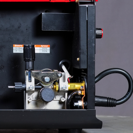 Сварочный полуавтомат FUBAG IRMIG 200 SYN с горелкой 250 А 3 м в комплекте в Вологде фото