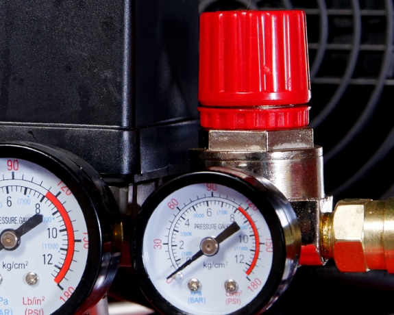 Регулятор давления с манометром