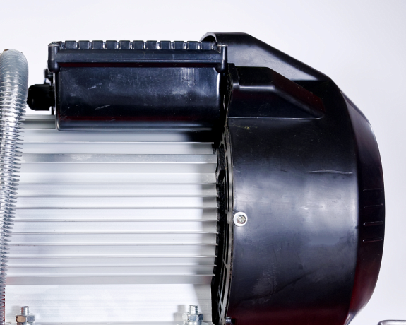 Защитный кожух двигателя